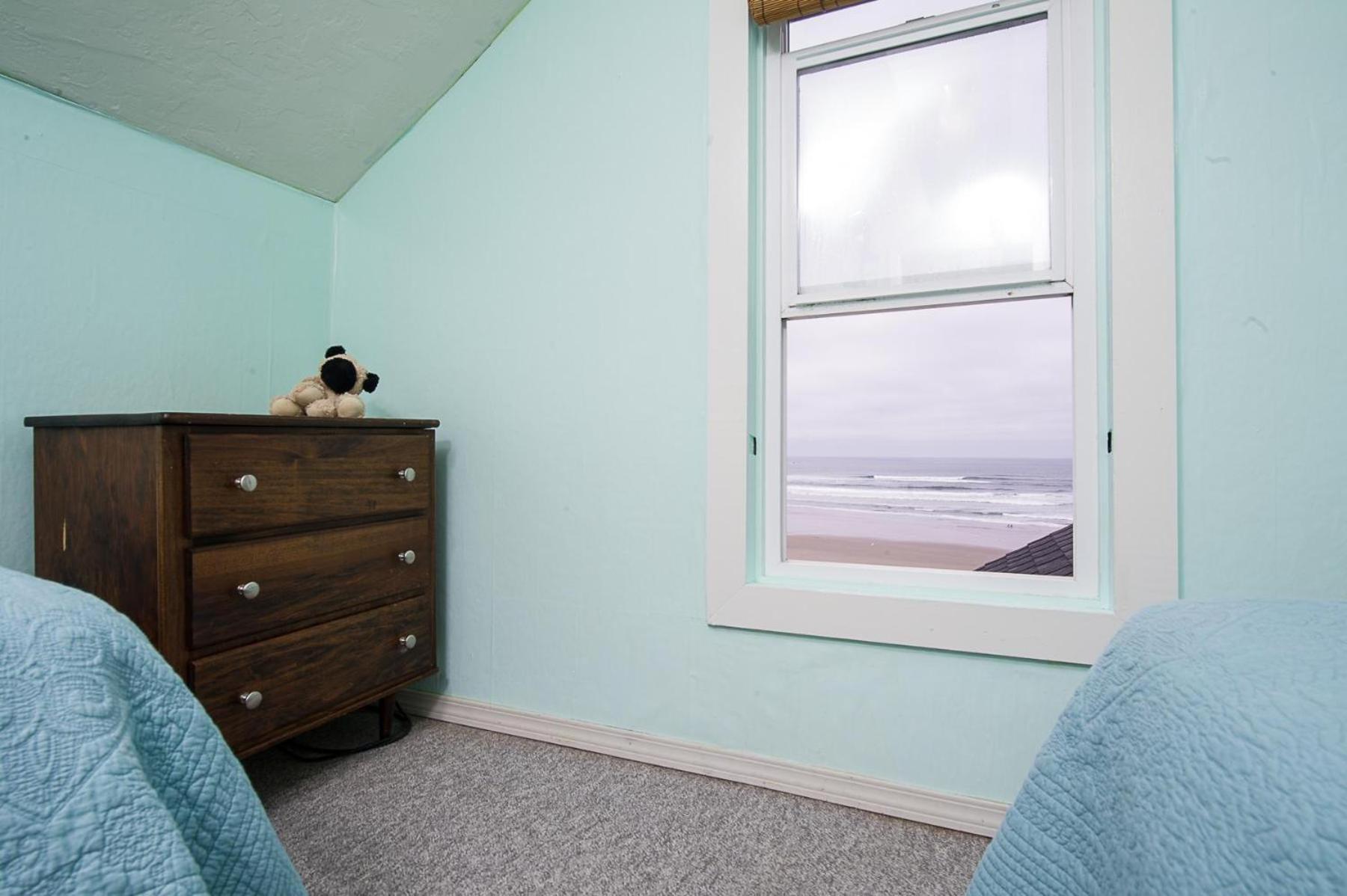 On The Beach Newport Exterior foto
